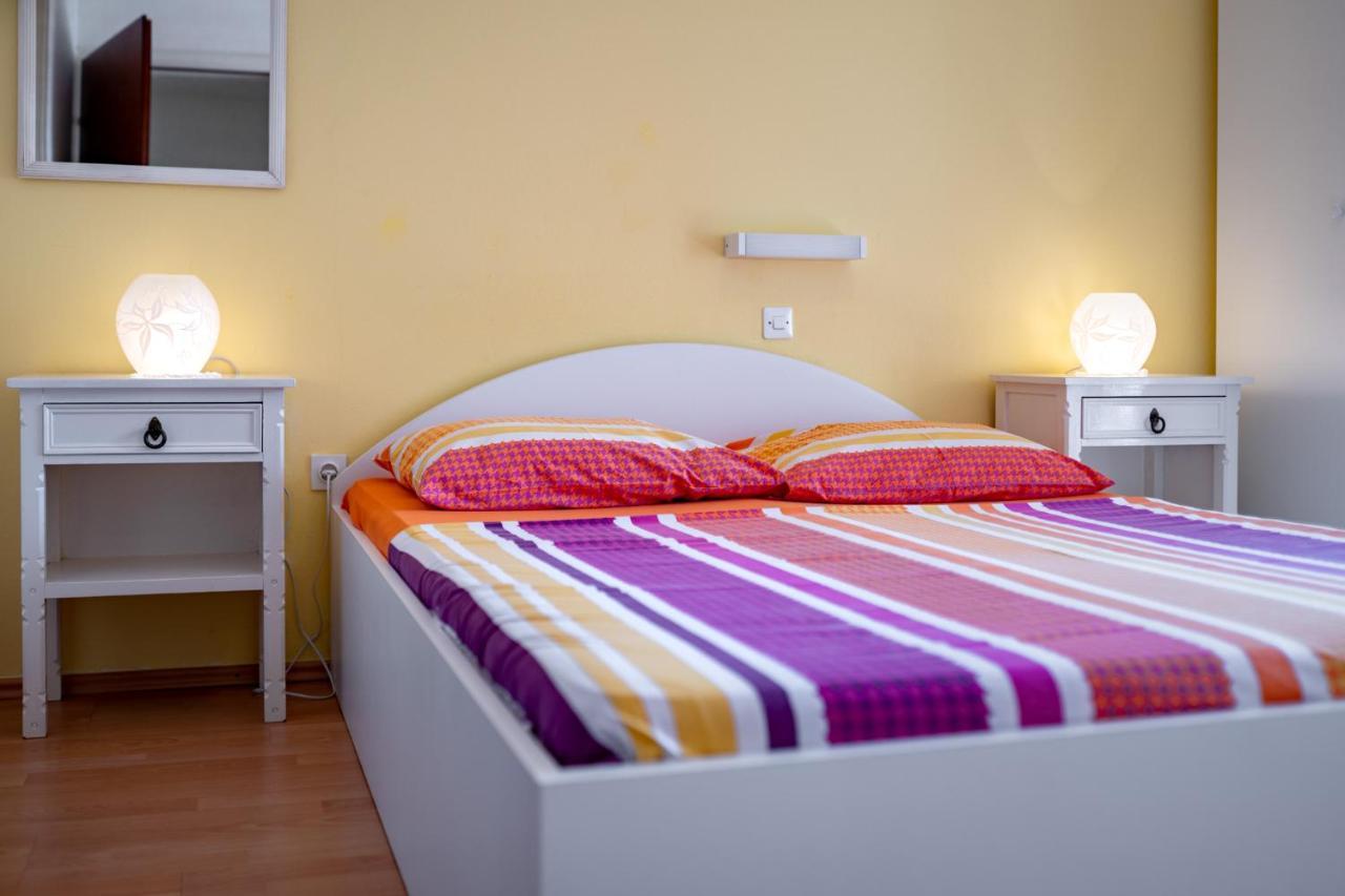 Apartmani Milena Barbat na Rabu Екстер'єр фото