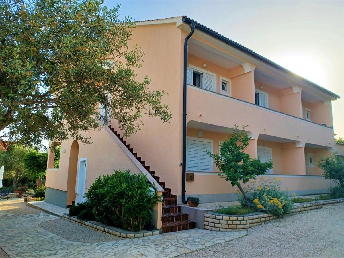 Apartmani Milena Barbat na Rabu Екстер'єр фото